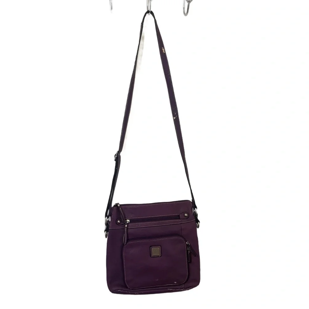 Adorable Vintage Purple Giani Bernini Leather crossbody bag